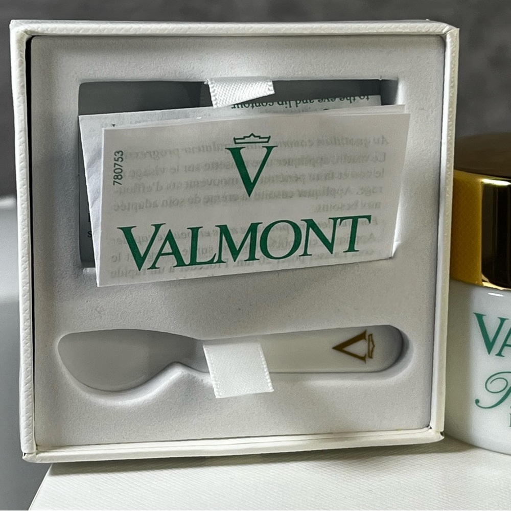 Valmont
The Experience
Prime Renewing Pack
6pc
Luxury
Gift set - Picture 7 of 11